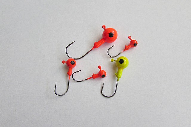 barbed fish hooks